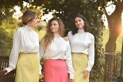 Tres modelos vistiendo faldas jaquard 